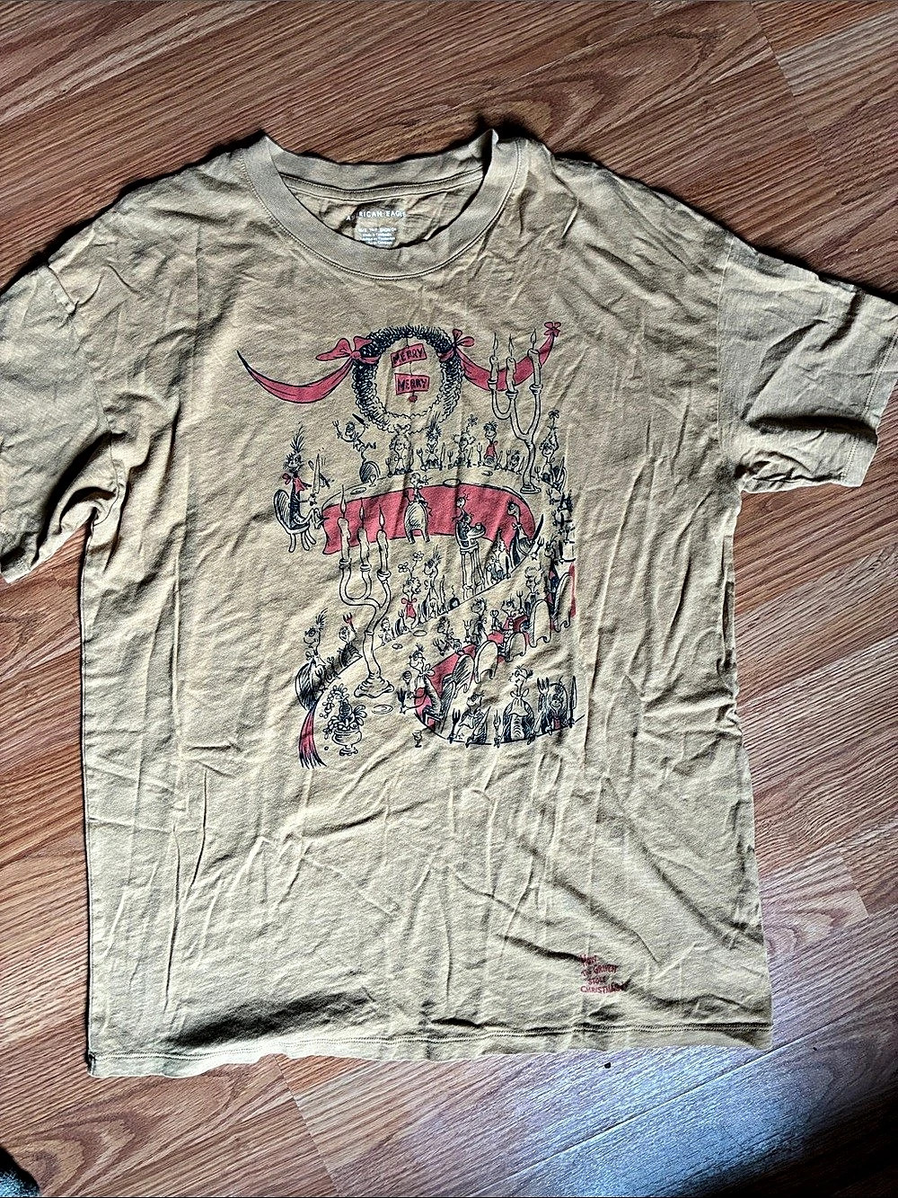 American Eagle AE Grinch Relaxed Graphic T-Shirt Gray & Pink XS/S